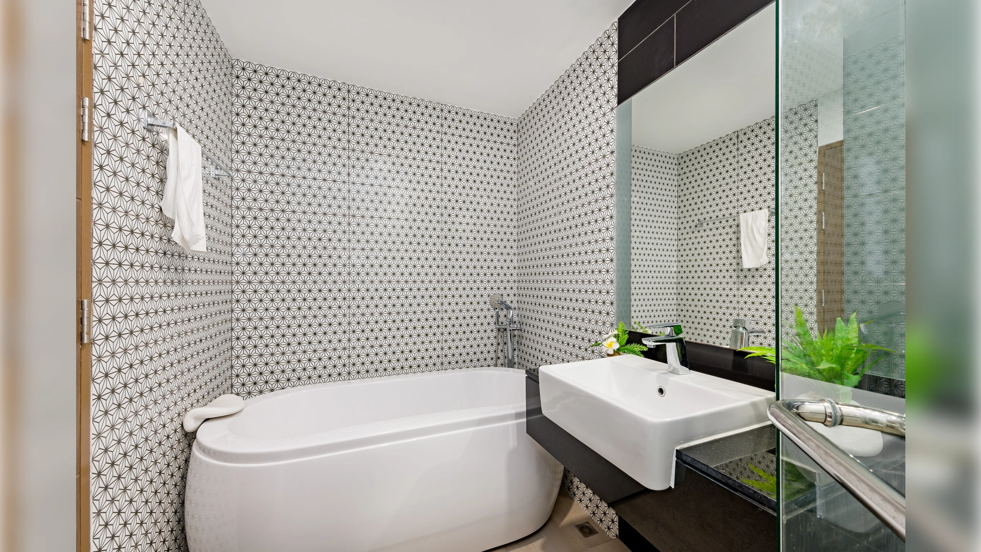 Phuket Sirinath Property