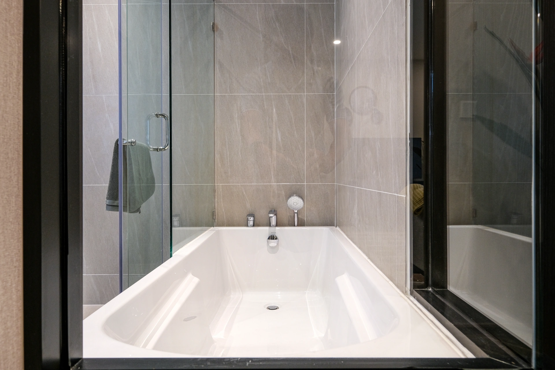 Rhom Bho Property PCL