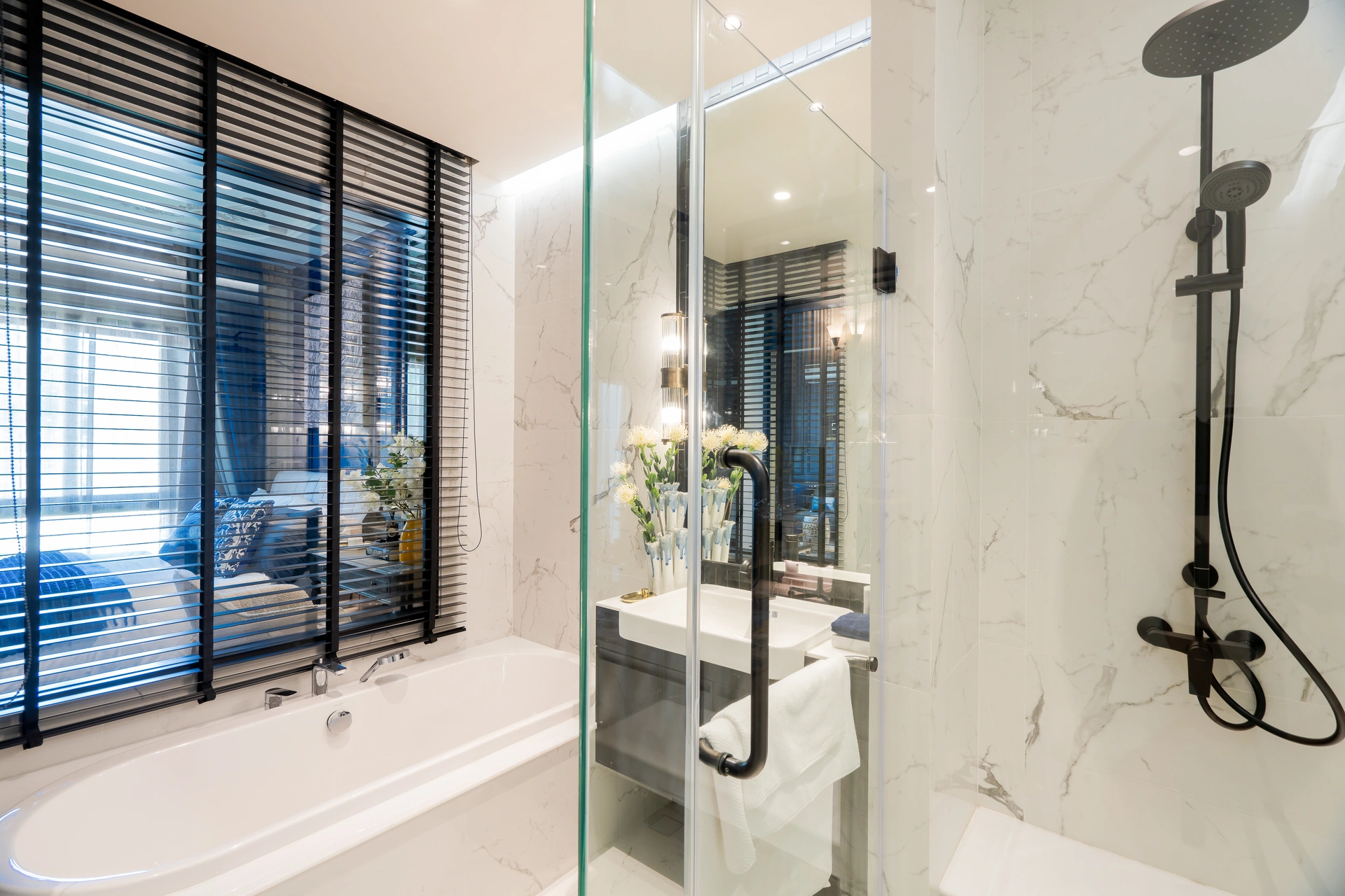 Rhom Bho Property PCL